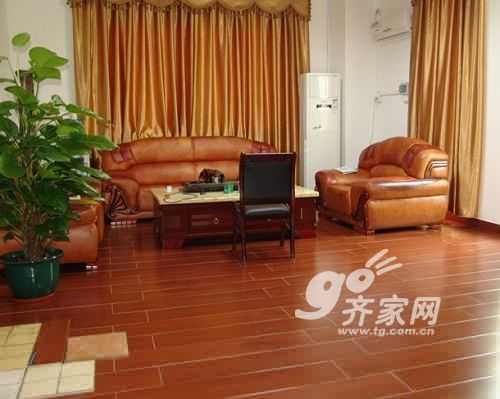 教你地板保养小窍门 地板泡水了怎么办