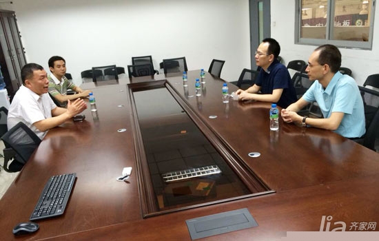 齐家网董事长邓华金一行走进佛山陶卫名企