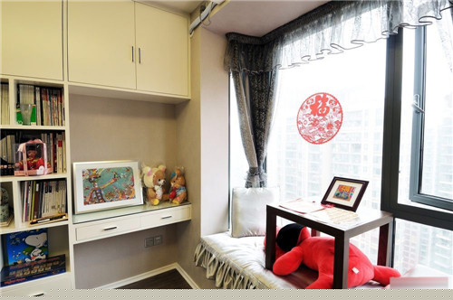 飘窗书桌装修效果图 论小小飘窗的实用改造