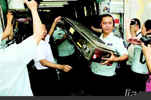 一条街上竟有16家店卖伪劣灶具