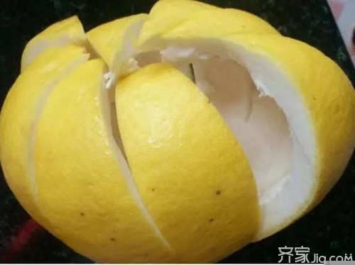 柚子皮的功效与作用  下次别在当垃圾扔了