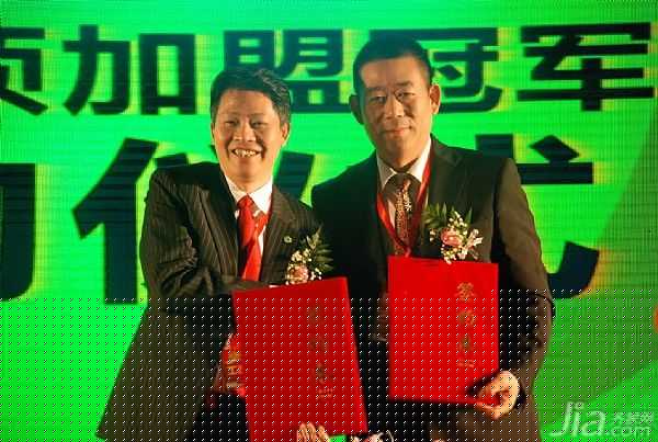 集成吊顶的领军品牌友邦加入冠军联盟