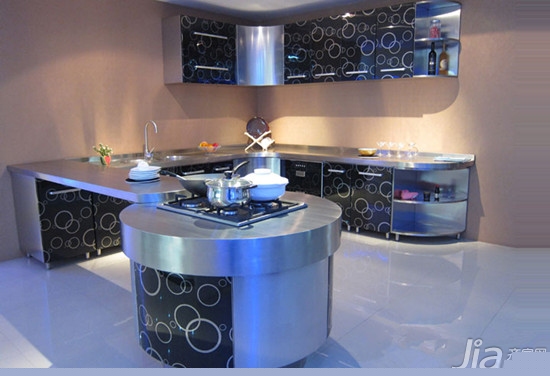 闪耀着艺术色彩的设计 花纹橱柜装修案例