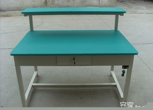 静电危害不容忽视 防静电台垫的用途与选购