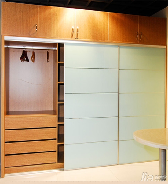 高性价比整体衣柜如何选 衣柜选购秘笈