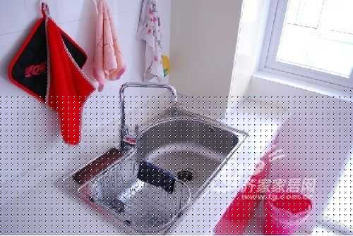 波浪形的吊顶 网购小挂件 靠软装出彩的80平小家